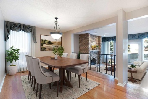 32-275 Woodridge Drive Sw, Calgary, AB - Indoor Photo Showing Dining Room