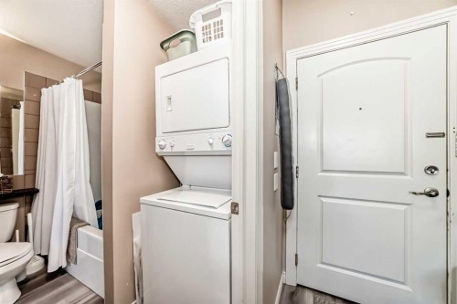 534-26 Val Gardena View Sw, Calgary, AB - Indoor Photo Showing Laundry Room