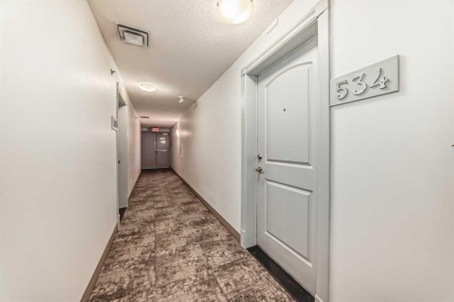 534-26 Val Gardena View Sw, Calgary, AB - Indoor Photo Showing Other Room