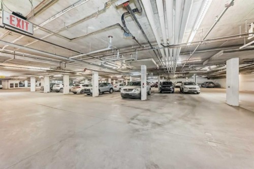 534-26 Val Gardena View Sw, Calgary, AB - Indoor Photo Showing Garage