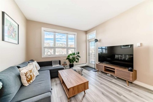 534-26 Val Gardena View Sw, Calgary, AB - Indoor Photo Showing Living Room