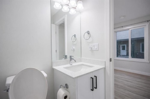 113 Corner Meadows Square Ne, Calgary, AB - Indoor Photo Showing Bathroom