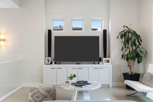 1810 43 Street Nw, Calgary, AB - Indoor