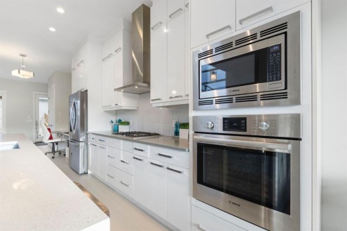 1810 43 Street Nw, Calgary, AB - Indoor Photo Showing Kitchen With Upgraded Kitchen