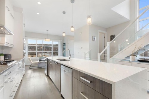 1810 43 Street Nw, Calgary, AB - Indoor Photo Showing Kitchen With Upgraded Kitchen