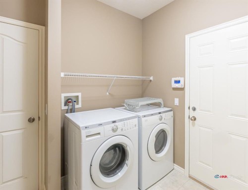 94 Kincora Gardens Nw, Calgary, AB - Indoor Photo Showing Laundry Room