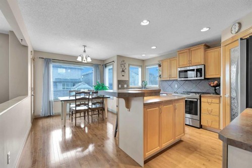 270 Everstone Drive Sw, Calgary, AB - Indoor Photo Showing Kitchen