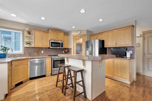 270 Everstone Drive Sw, Calgary, AB - Indoor Photo Showing Kitchen With Double Sink