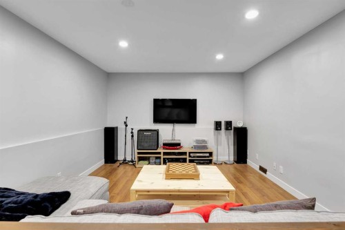 270 Everstone Drive Sw, Calgary, AB - Indoor