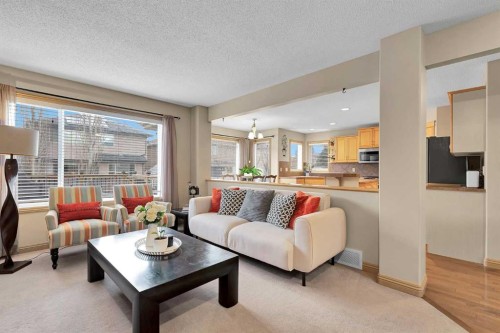270 Everstone Drive Sw, Calgary, AB - Indoor Photo Showing Living Room
