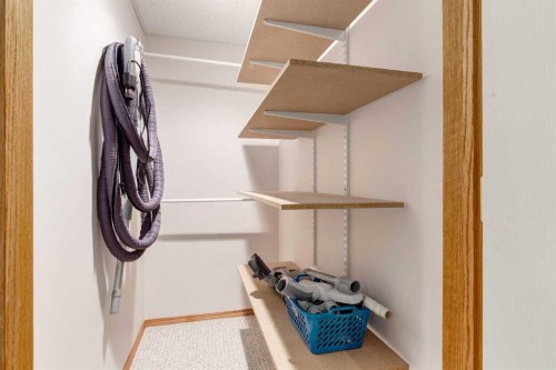 20 Willowbrook Gate Nw, Airdrie, AB - Indoor