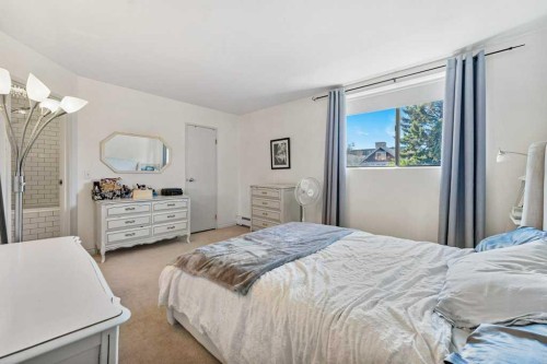 B-518 18 Avenue Sw, Calgary, AB - Indoor Photo Showing Bedroom