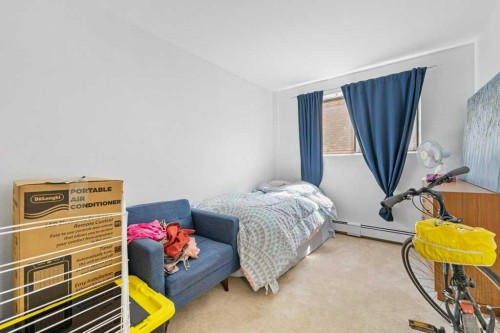 B-518 18 Avenue Sw, Calgary, AB - Indoor Photo Showing Bedroom