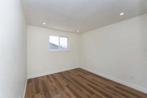 140 Whitworth Way, Calgary, AB - Indoor Photo Showing Other Room