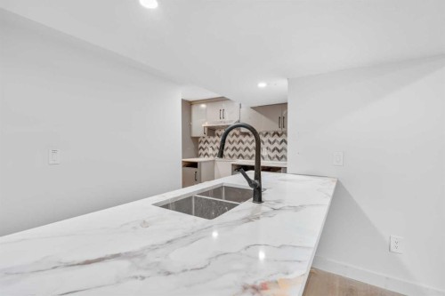 80 Hawkfield Crescent Nw, Calgary, AB - Indoor