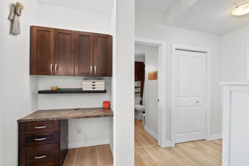 304-201 Sunset Drive, Cochrane, AB - Indoor