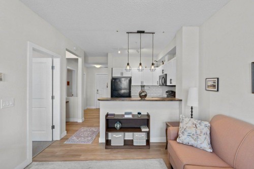 304-201 Sunset Drive, Cochrane, AB - Indoor Photo Showing Other Room