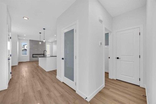 14 Versant Path Sw, Calgary, AB - Indoor