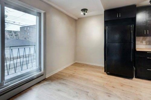 4-916 3 Avenue Nw, Calgary, AB - Indoor