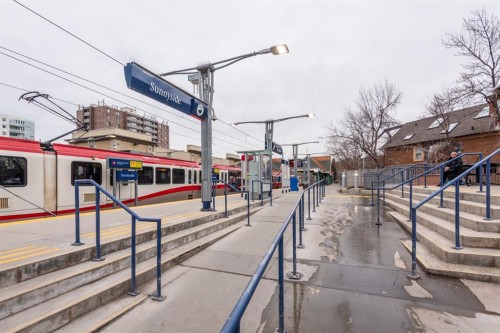 4-916 3 Avenue Nw, Calgary, AB - Outdoor