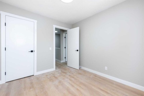 7616 27 Street Se, Calgary, AB - Indoor Photo Showing Other Room