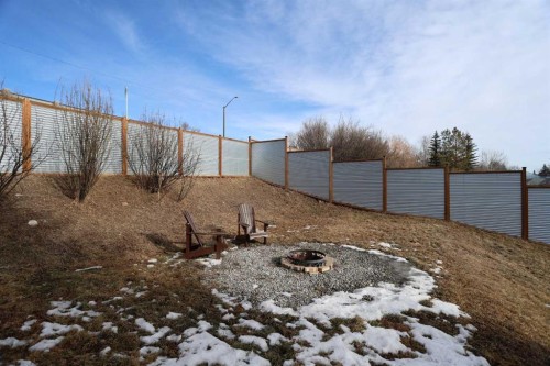 18 Maple Street, Okotoks, AB - Outdoor
