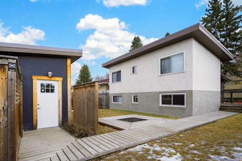 4936 40 Avenue Nw, Calgary, AB - Outdoor With Exterior