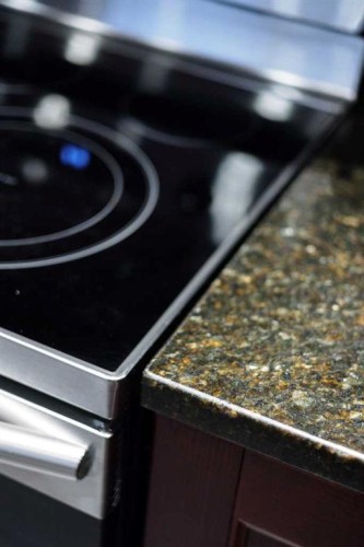 4936 40 Avenue Nw, Calgary, AB - Indoor Photo Showing Kitchen
