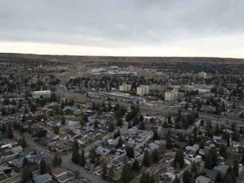 4936 40 Avenue Nw, Calgary, AB - Outdoor With View
