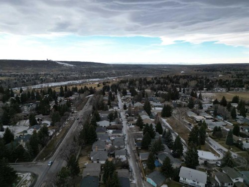4936 40 Avenue Nw, Calgary, AB - Outdoor With View