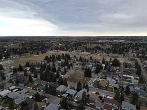 4936 40 Avenue Nw, Calgary, AB - Outdoor With View