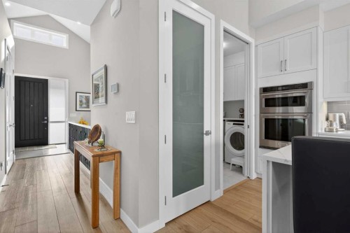 206 Crestridge Common Sw, Calgary, AB - Indoor