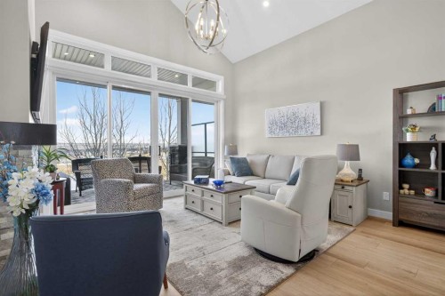 206 Crestridge Common Sw, Calgary, AB - Indoor Photo Showing Living Room