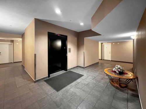 1224-2370 Bayside Road Sw, Airdrie, AB - Indoor Photo Showing Other Room
