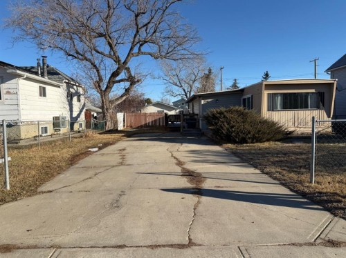 234 9 Street, Beiseker, AB - Outdoor