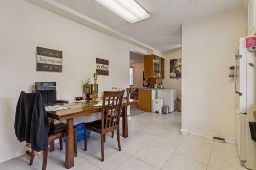 233 27 Avenue Ne, Calgary, AB - Indoor Photo Showing Dining Room