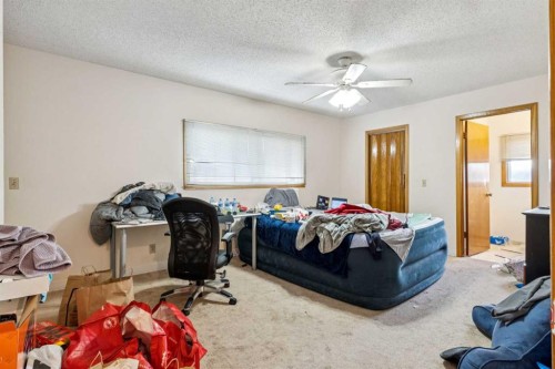 233 27 Avenue Ne, Calgary, AB - Indoor Photo Showing Bedroom