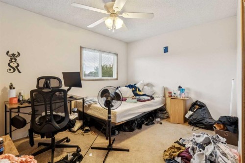 233 27 Avenue Ne, Calgary, AB - Indoor Photo Showing Office