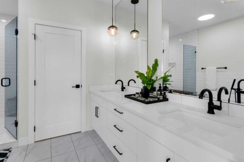 606 9 Avenue Ne, Calgary, AB - Indoor