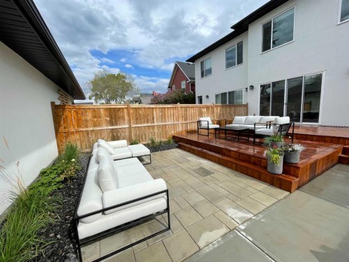 606 9 Avenue Ne, Calgary, AB - Outdoor With Deck Patio Veranda With Exterior