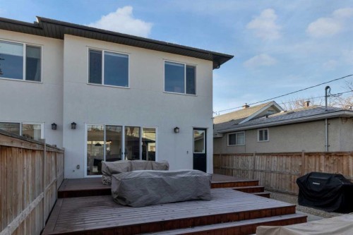 606 9 Avenue Ne, Calgary, AB - Outdoor With Exterior