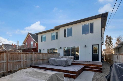 606 9 Avenue Ne, Calgary, AB - Outdoor With Exterior