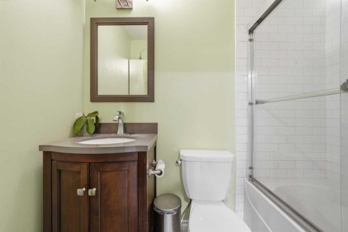 80 Taradale Drive South, Calgary, AB - Indoor Photo Showing Bathroom