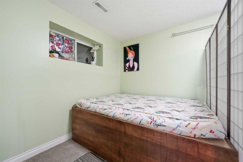 80 Taradale Drive South, Calgary, AB - Indoor Photo Showing Bedroom