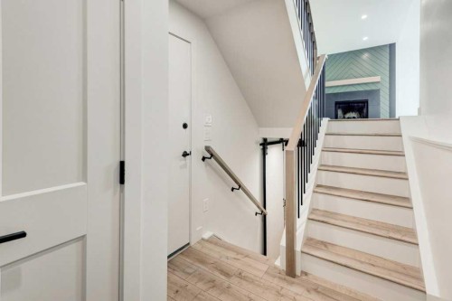 17 Millrise Lane Sw, Calgary, AB - Indoor Photo Showing Other Room