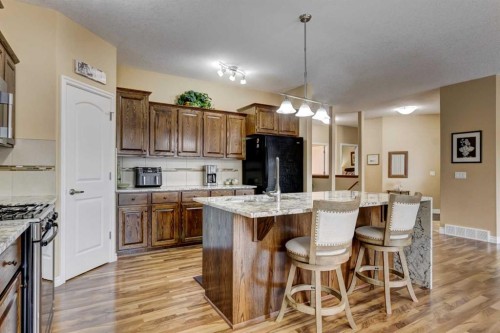 7-43 Westlake Circle, Strathmore, AB - Indoor