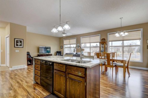 7-43 Westlake Circle, Strathmore, AB - Indoor