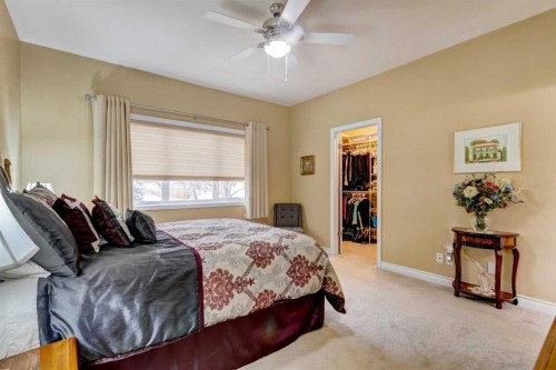 7-43 Westlake Circle, Strathmore, AB - Indoor Photo Showing Bedroom