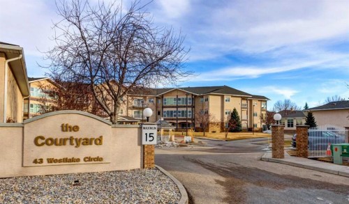 7-43 Westlake Circle, Strathmore, AB - Outdoor