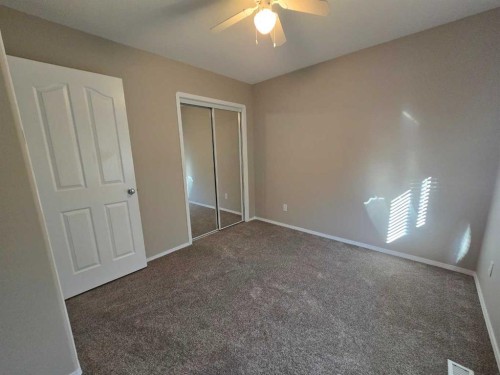 95 Cambridge Glen Drive, Strathmore, AB - Indoor Photo Showing Other Room